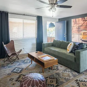 Wanderjaunt - Bristol Manor Apartment